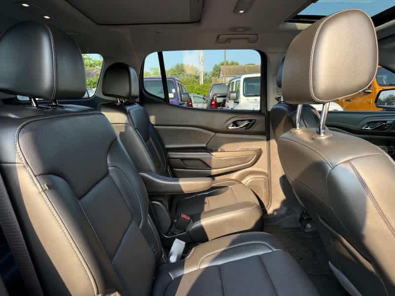 2021 GMC Acadia SLT