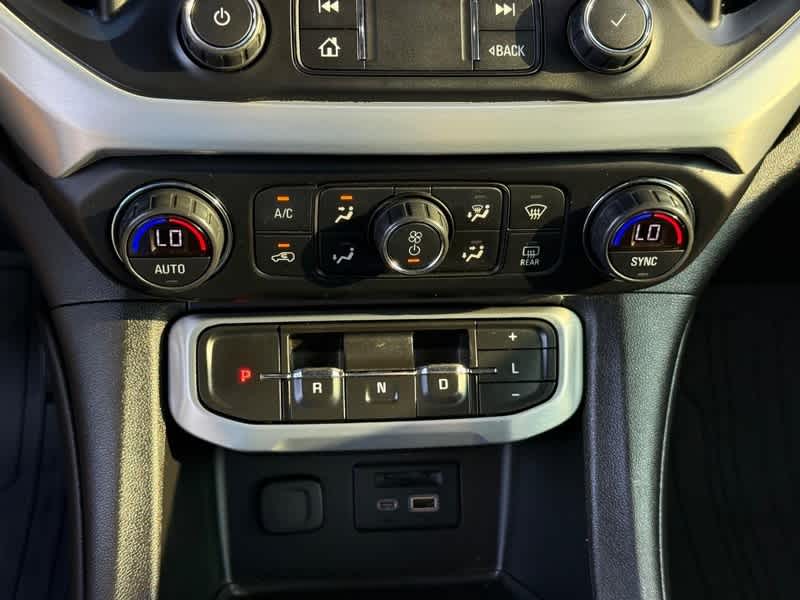 2021 GMC Acadia SLT