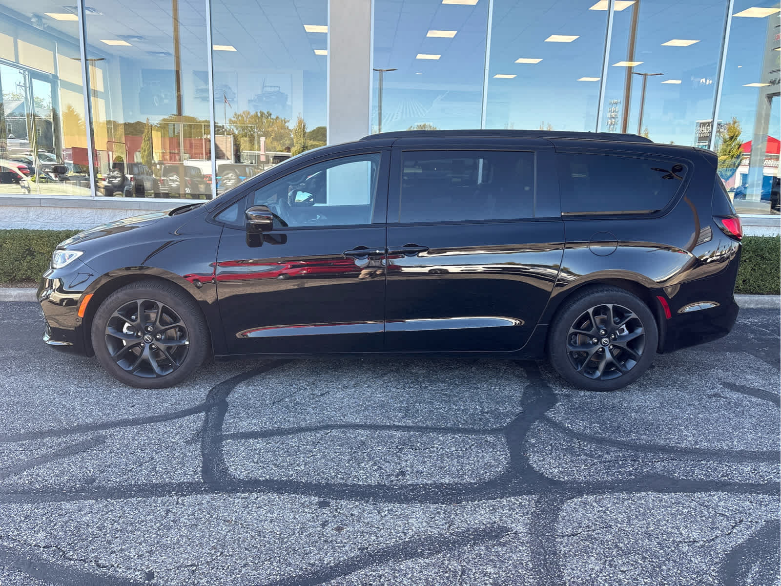 2026 Chrysler Pacifica Select