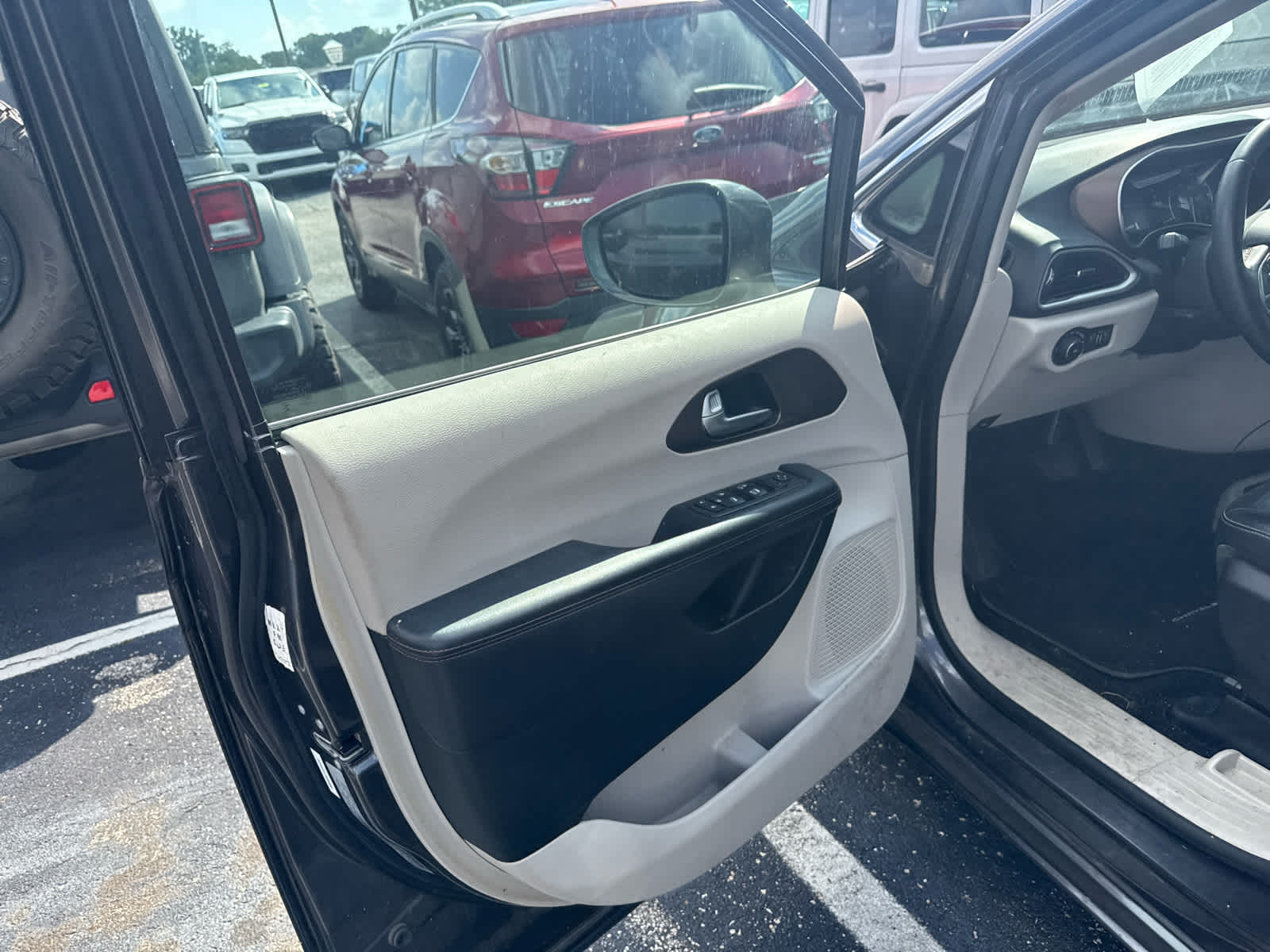 2017 Chrysler Pacifica Touring-L