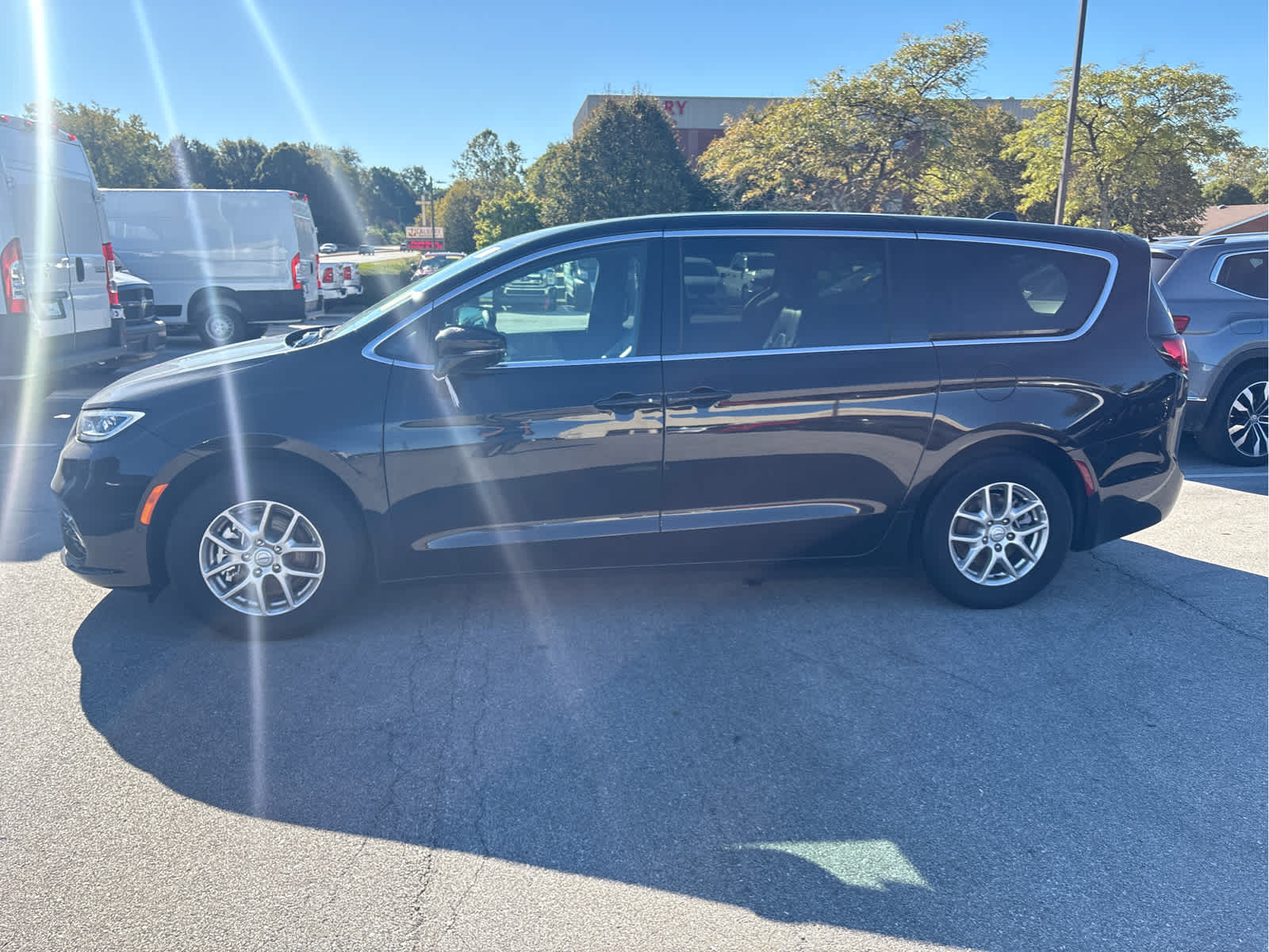 2026 Chrysler Pacifica Select