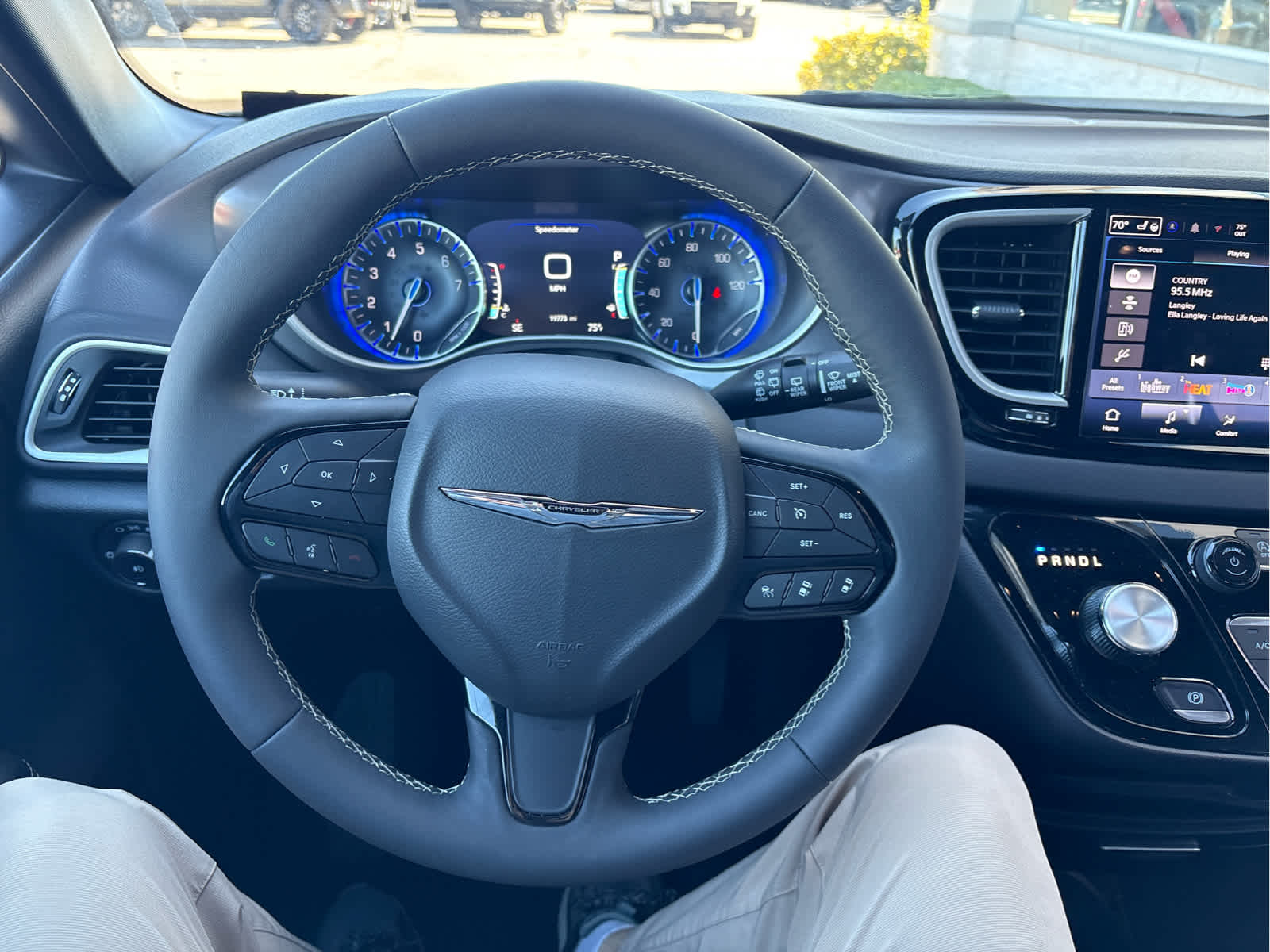 2026 Chrysler Pacifica Select