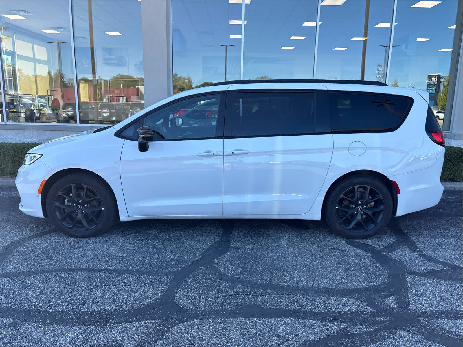 2026 Chrysler Pacifica Select
