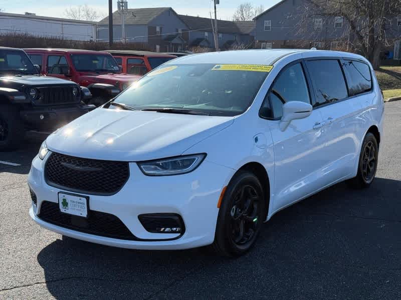 2022 Chrysler Pacifica Hybrid Touring L