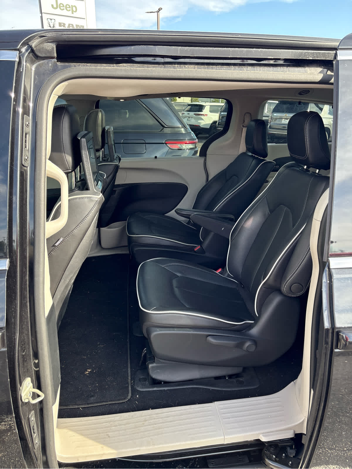 2023 Chrysler Pacifica Hybrid Limited