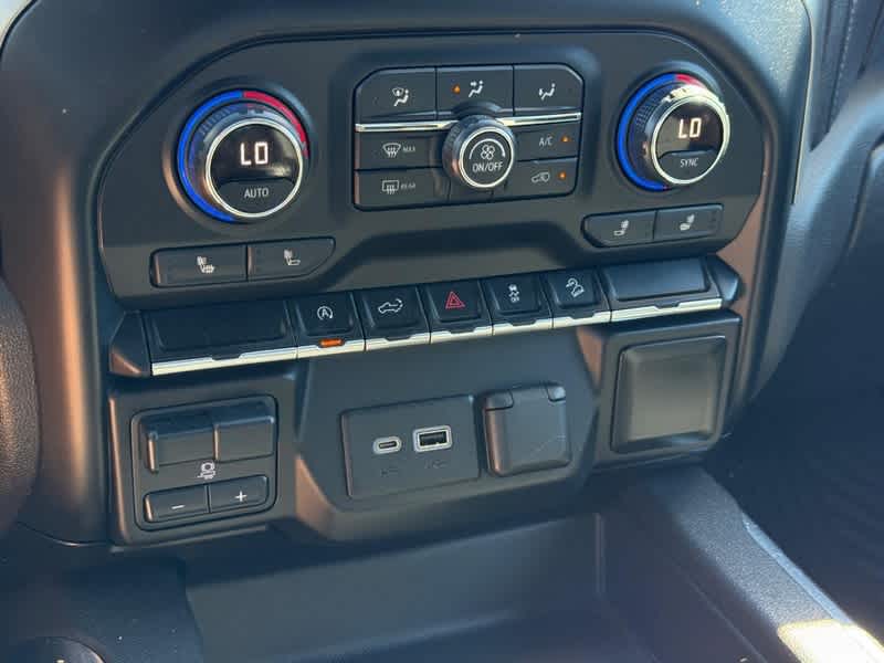 2020 Chevrolet Silverado 1500 4WD Crew Cab Short Bed RST