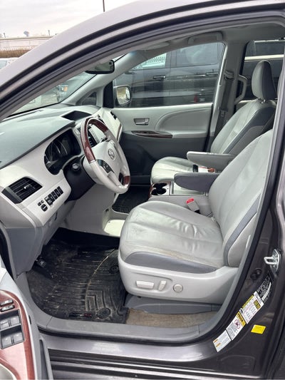 2014 Toyota Sienna XLE