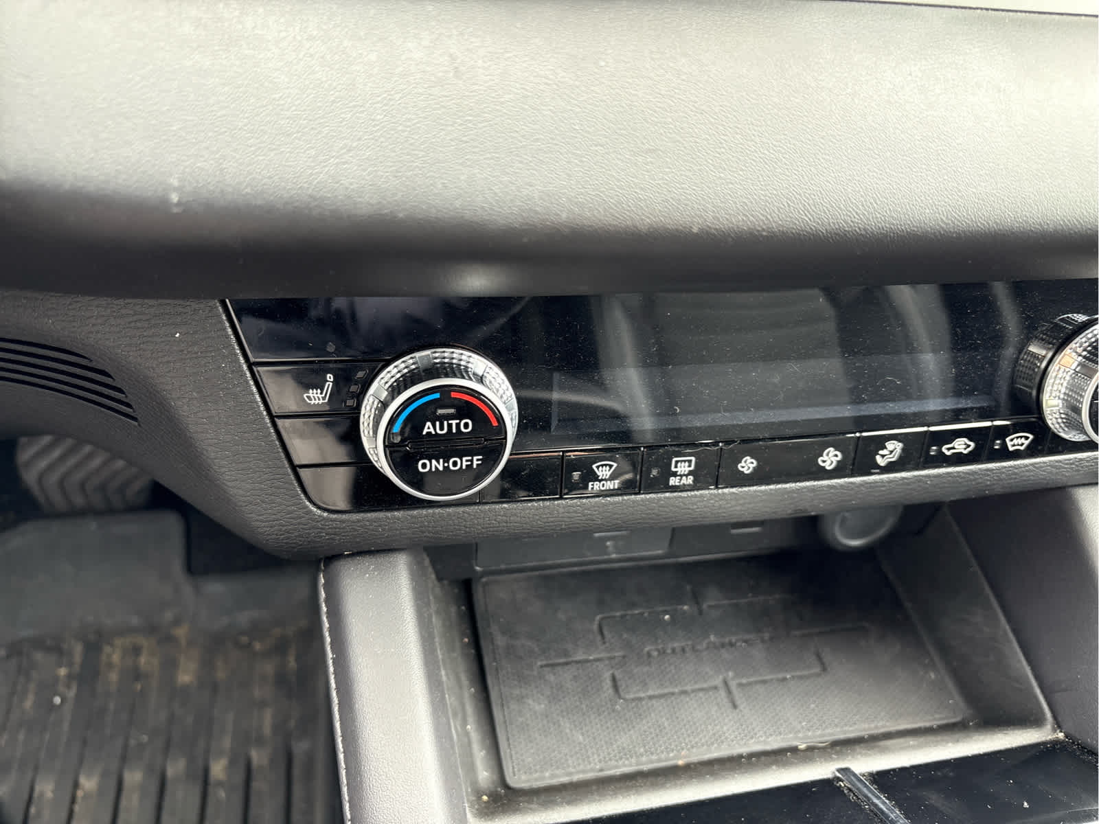 2024 Mitsubishi Outlander SE Black Edition