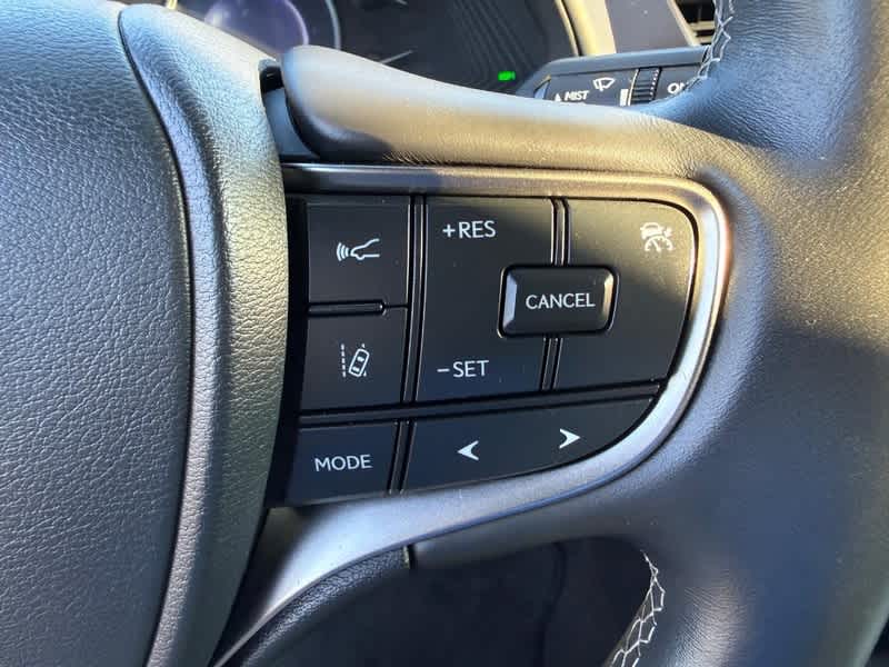 2022 Lexus UX 250h 