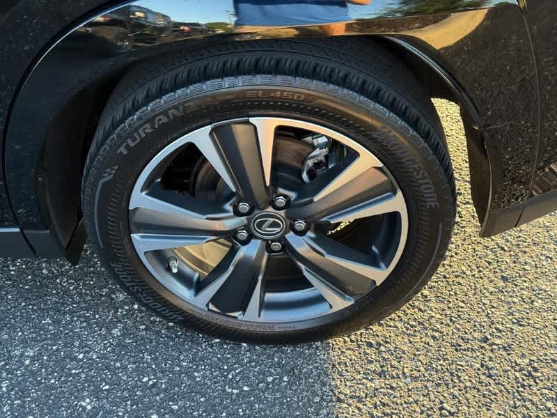 2022 Lexus UX 250h 