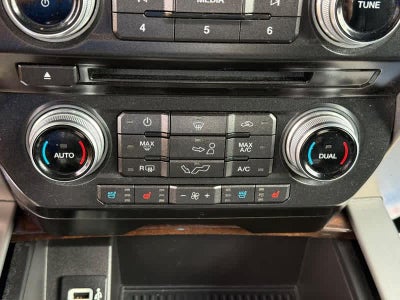 2017 Ford F-150 Platinum 4WD SuperCrew 5.5 Box