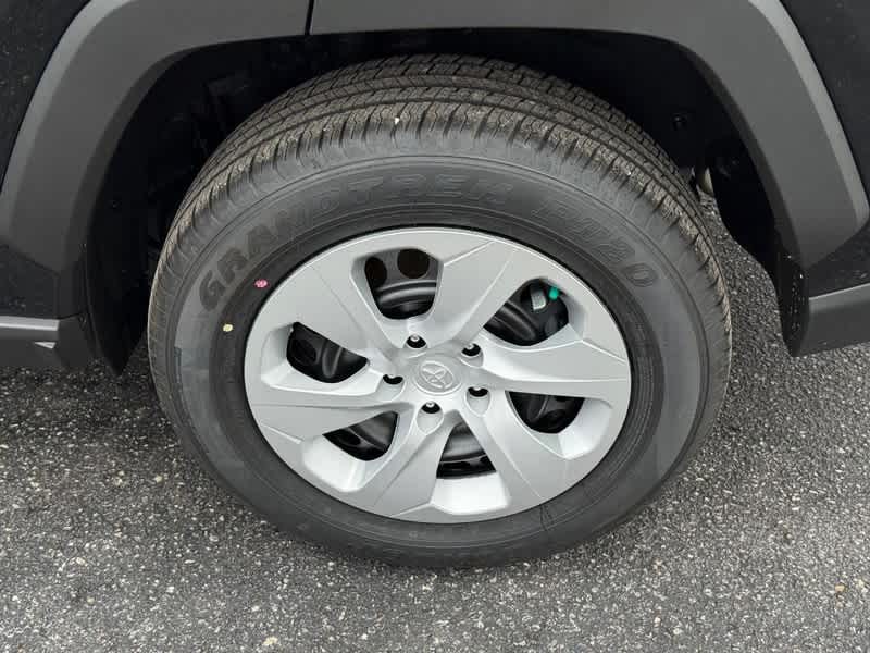 2025 Toyota RAV4 LE AWD