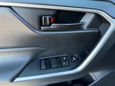 2020 Toyota RAV4 LE AWD