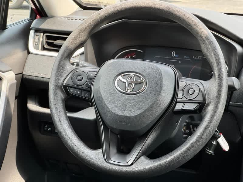 2024 Toyota RAV4 LE FWD