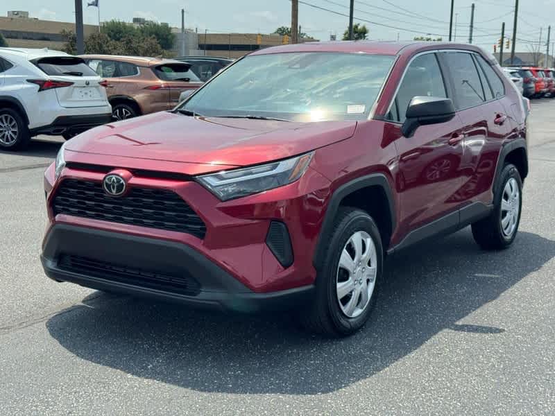 2024 Toyota RAV4 LE FWD