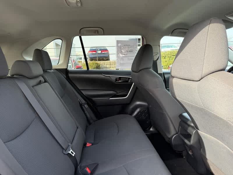 2021 Toyota RAV4 LE FWD