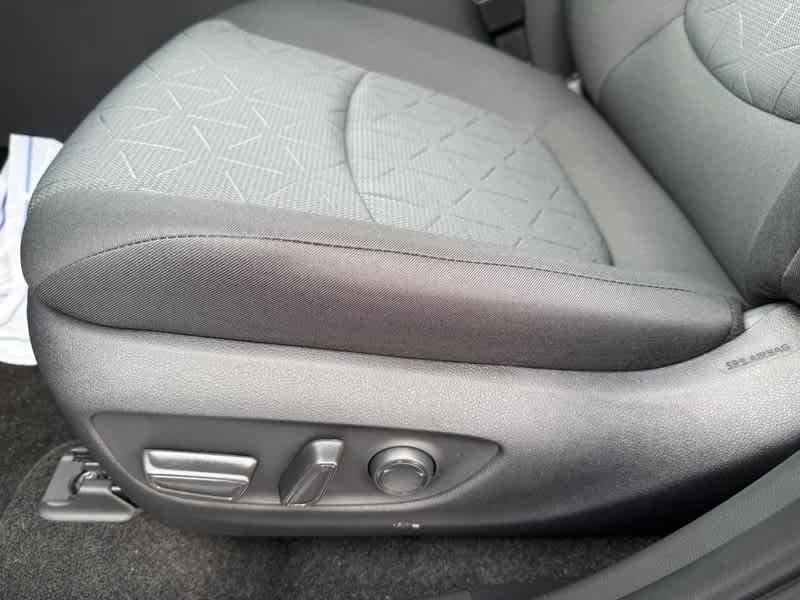 2025 Toyota RAV4 XLE AWD