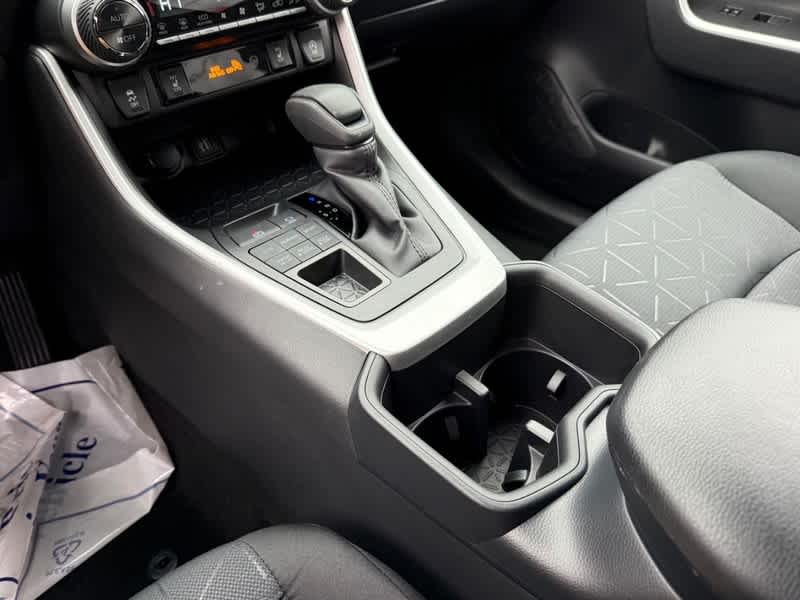 2025 Toyota RAV4 XLE AWD