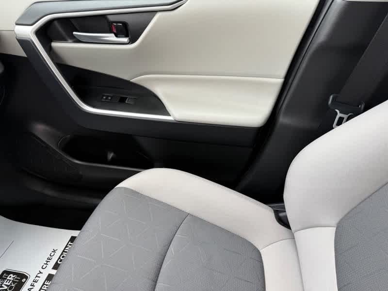 2025 Toyota RAV4 XLE AWD