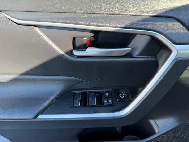 2025 Toyota RAV4 XLE AWD