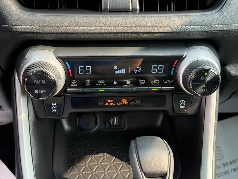 2025 Toyota RAV4 XLE AWD