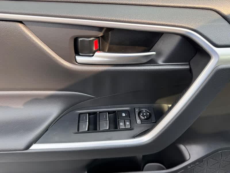 2025 Toyota RAV4 XLE AWD