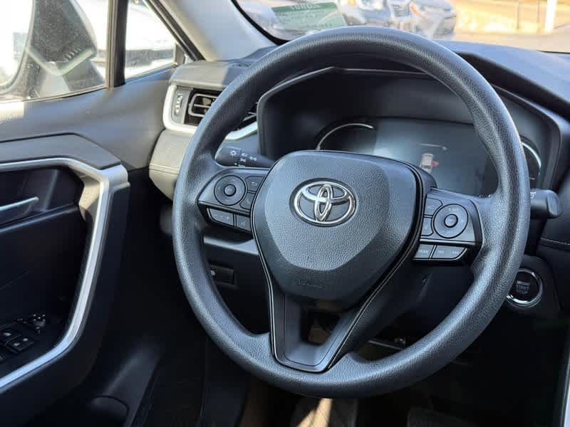 2024 Toyota RAV4 XLE FWD