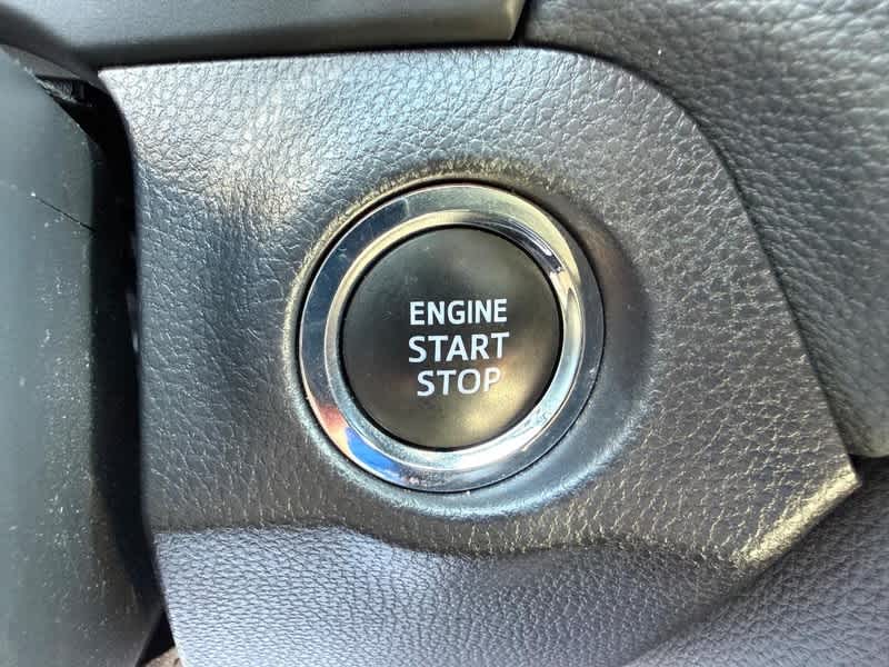 2025 Toyota RAV4 XLE FWD