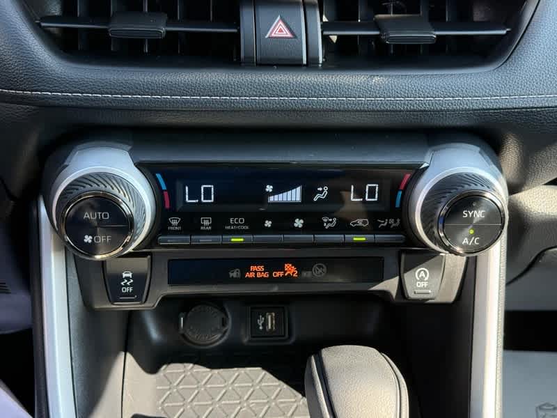 2025 Toyota RAV4 XLE FWD