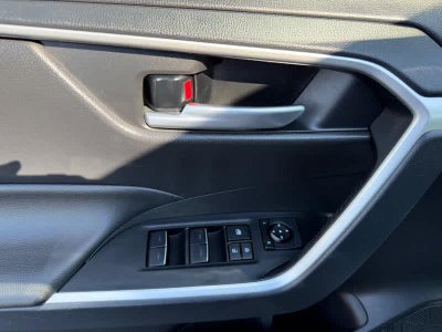 2025 Toyota RAV4 XLE FWD