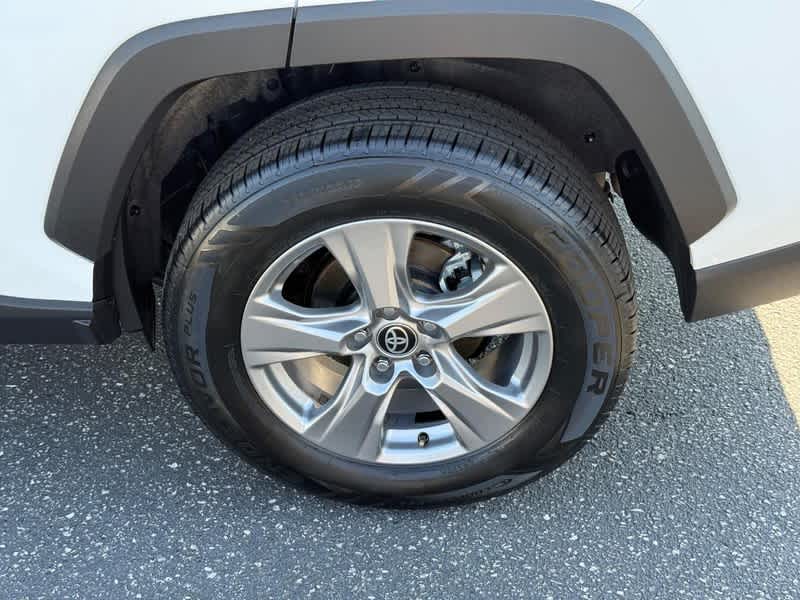 2025 Toyota RAV4 XLE FWD