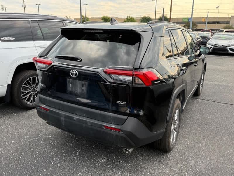2025 Toyota RAV4 XLE FWD
