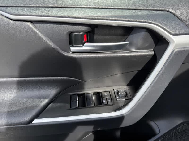 2025 Toyota RAV4 XLE FWD