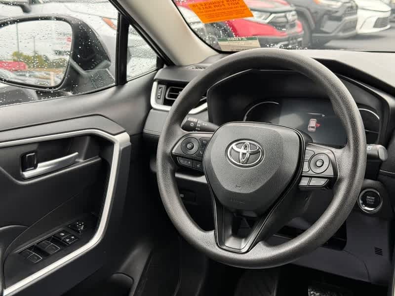 2025 Toyota RAV4 XLE FWD