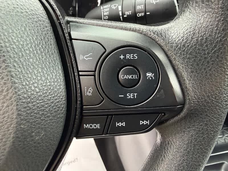2025 Toyota RAV4 XLE FWD