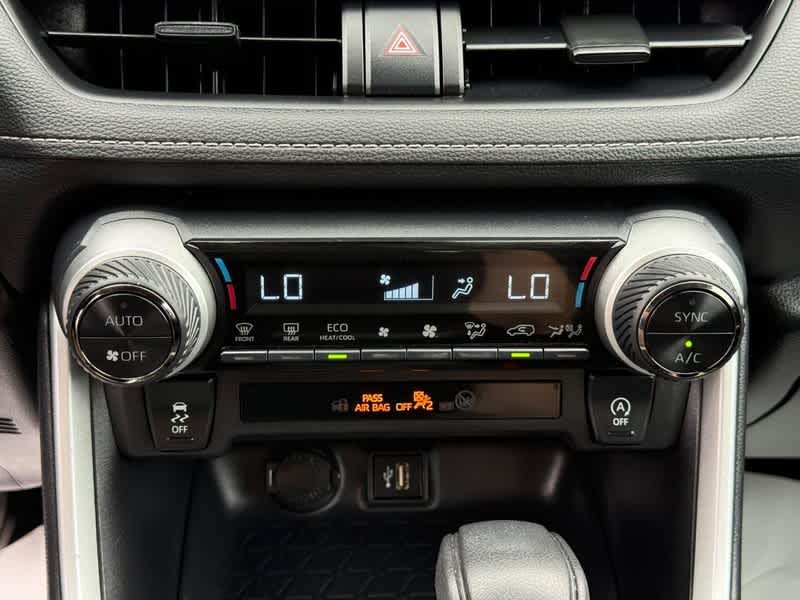2025 Toyota RAV4 XLE FWD