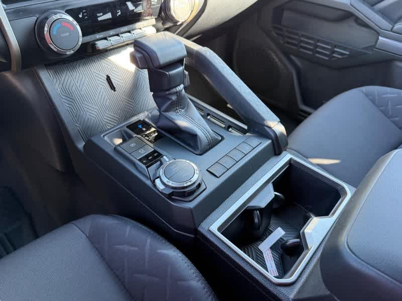 2026 Toyota Tacoma SR5 Double Cab 5 Bed AT