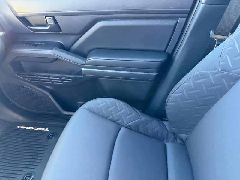 2026 Toyota Tacoma SR5 Double Cab 5 Bed AT