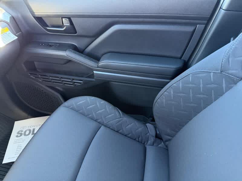 2026 Toyota Tacoma SR5 Double Cab 6 Bed AT