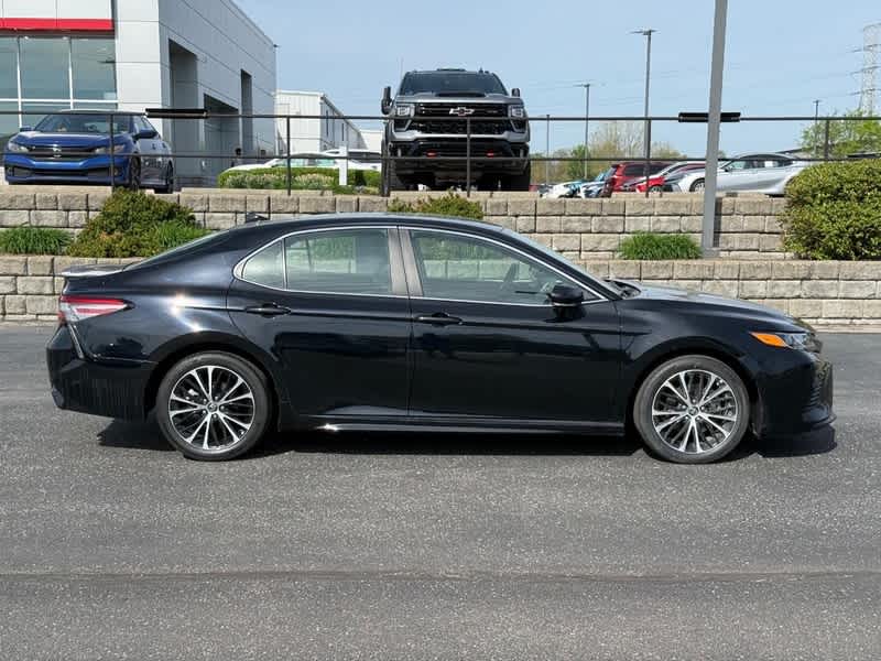 2019 Toyota Camry SE Auto