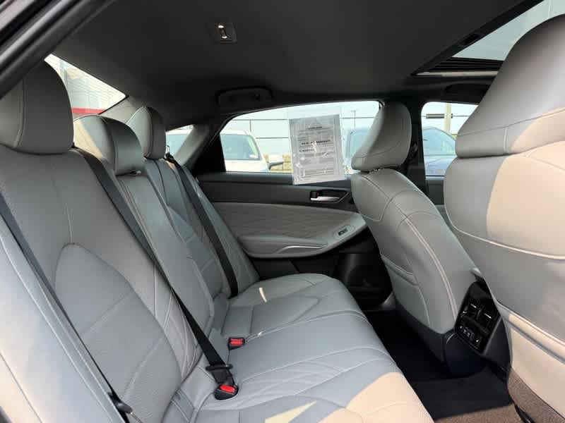 2019 Toyota Avalon Hybrid Limited