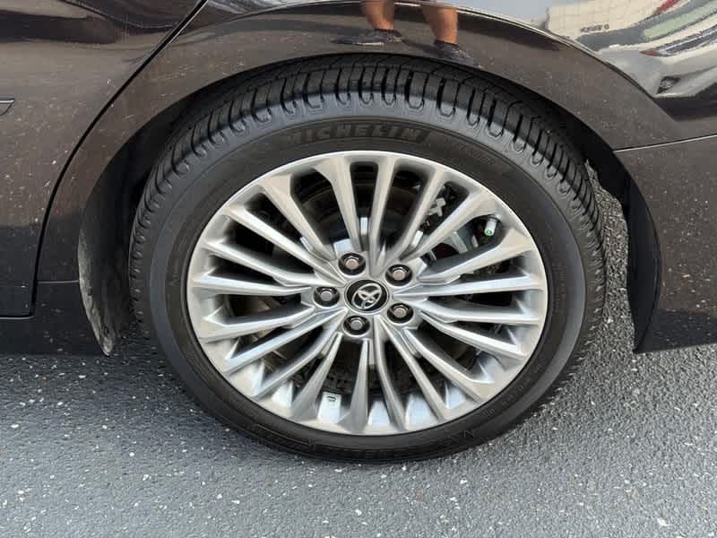 2019 Toyota Avalon Hybrid Limited