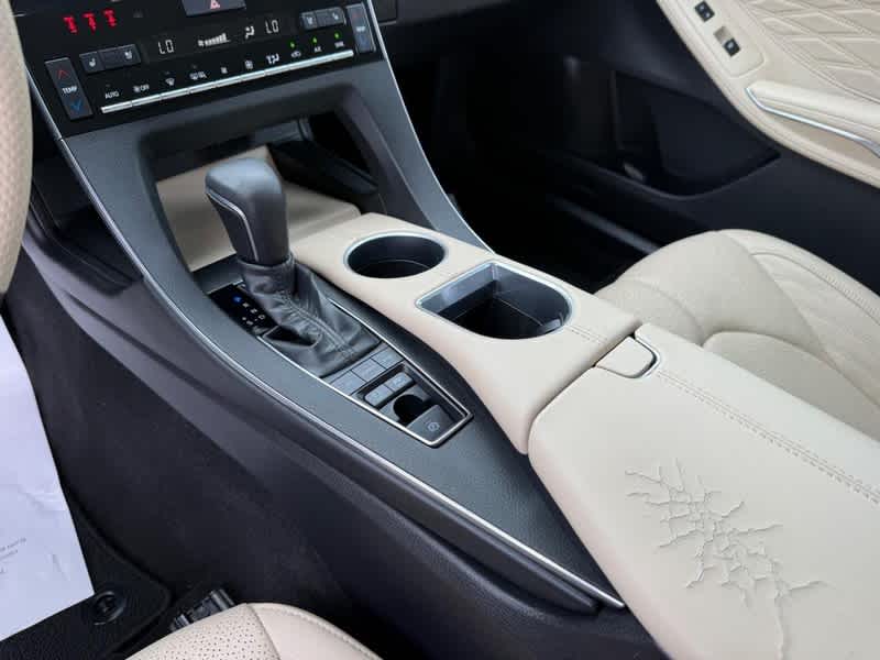 2019 Toyota Avalon Hybrid Limited