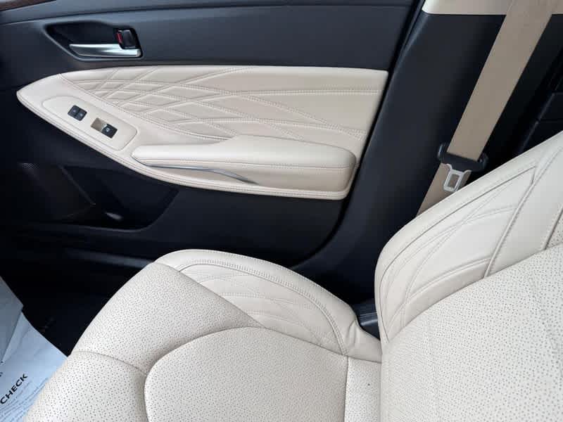 2019 Toyota Avalon Hybrid Limited