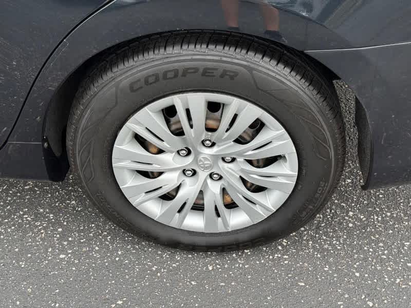 2012 Toyota Camry Hybrid 4dr Sdn LE
