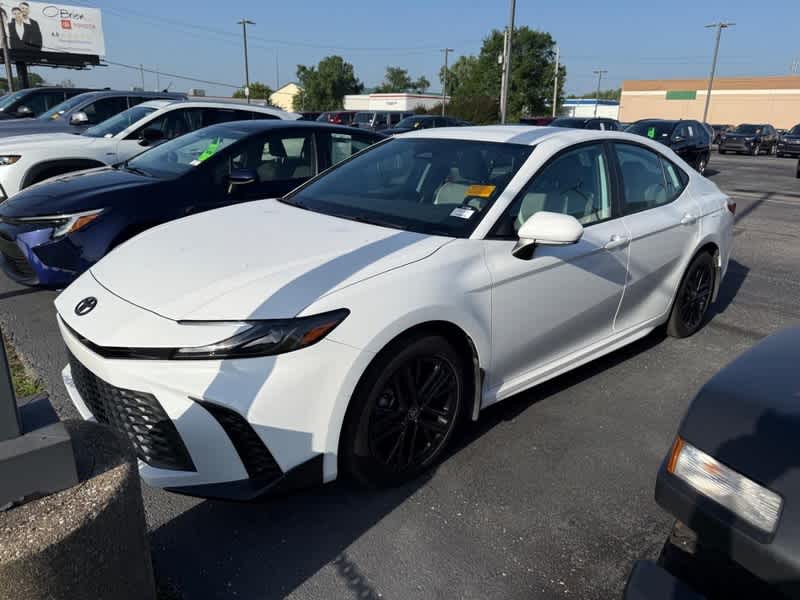 2025 Toyota Camry SE AWD
