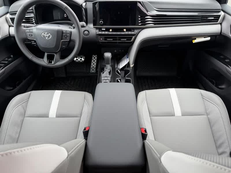 2026 Toyota Camry SE AWD