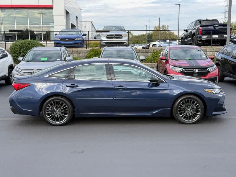 2020 Toyota Avalon Hybrid XSE