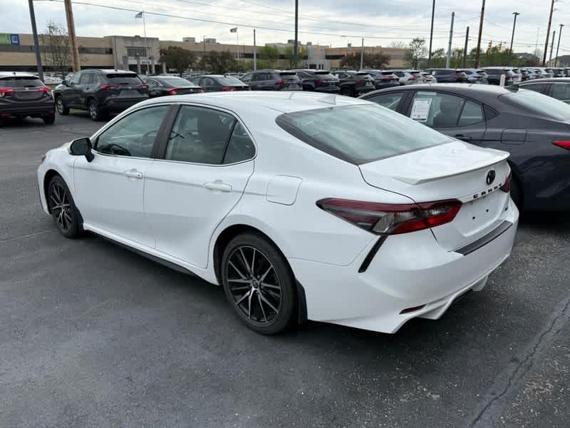 2022 Toyota Camry SE Auto
