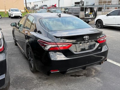 2022 Toyota Camry SE Auto